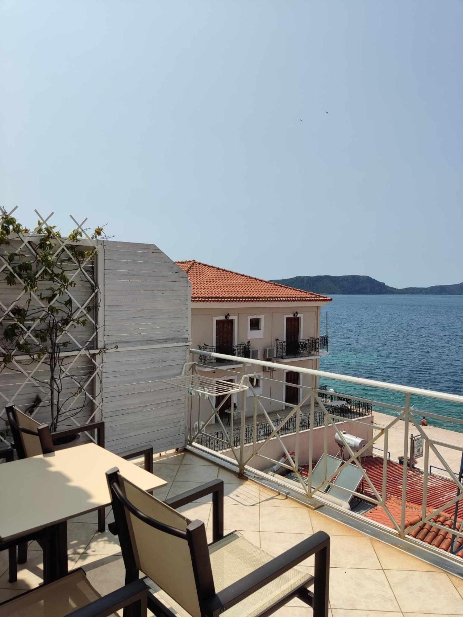 Ta Adelfia Aparthotel Pylos Exterior foto